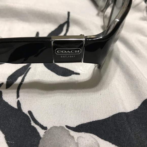 Coach sunglasses - Picture 4 of 7